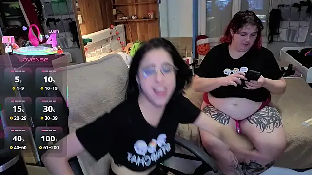 LisandreLaVenale online show from December 2, 2025, 2:45 am