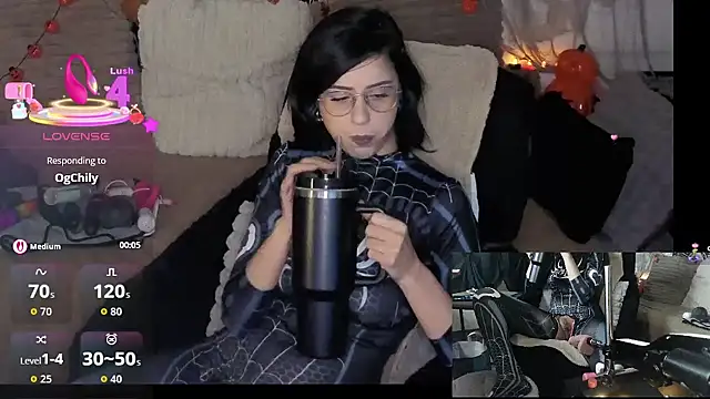 LisandreLaVenale online show from October 22, 2025, 10:30 pm