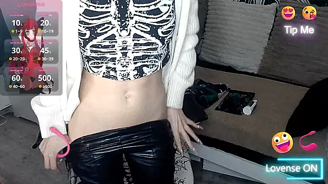 LisandreLaVenale online show from February 26, 2025, 9:09 pm