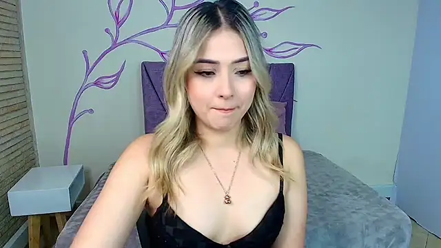 DahliaMoore online show from February 13, 2025, 7:52 pm