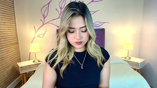 DahliaMoore online show from March 23, 2025, 6:58 am