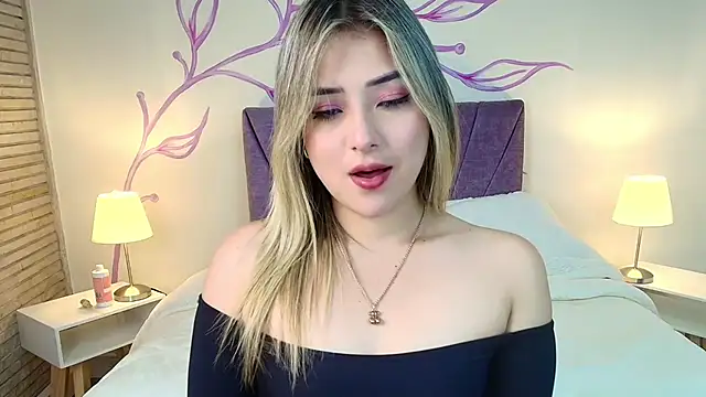 DahliaMoore online show from March 7, 2025, 8:22 pm