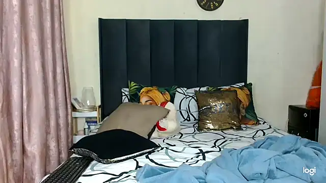 quenliyasa online show from January 11, 2026, 9:11 pm