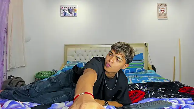 dafnezahiraa  online show from January 5, 2025, 3:43 am