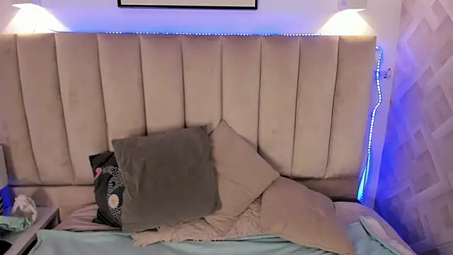 Haru Bonny online show from December 18, 2025, 8:01 pm