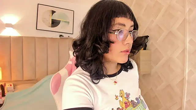 Snapshot of Haru_Bonny chatting on February 6, 2026, 8:49 pm Haru Bonny online show from February 6, 2026, 8:49 pm