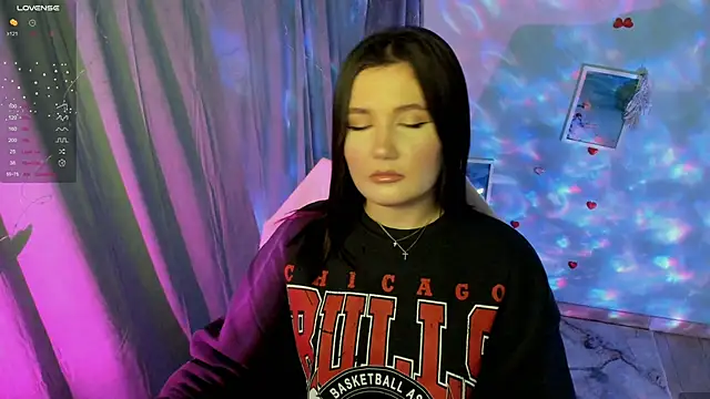 Lei White online show from September 27, 2025, 8:59 pm