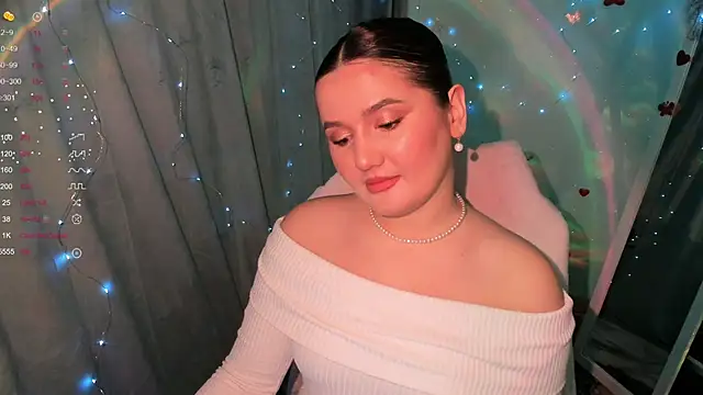 Lei White online show from November 24, 2025, 7:36 pm