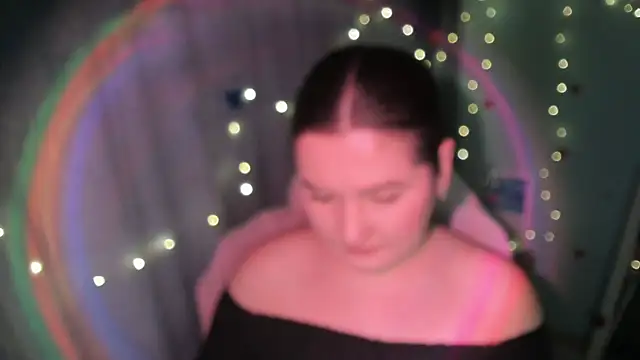 Lei White online show from March 19, 2025, 7:17 pm