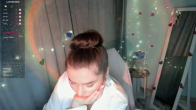 Lei White online show from February 9, 2025, 12:49 am