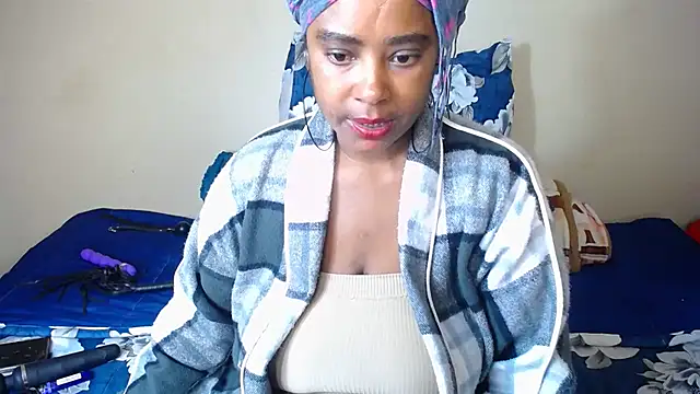 Snapshot of 2Sweetysmile chatting on October 28, 2025, 9:47 pm 2Sweetysmile online show from October 28, 2025, 9:47 pm