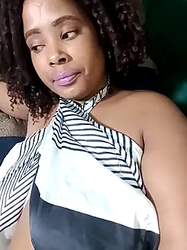 Snapshot of 2Sweetysmile chatting on February 18, 2026, 11:34 pm 2Sweetysmile online show from February 18, 2026, 11:34 pm