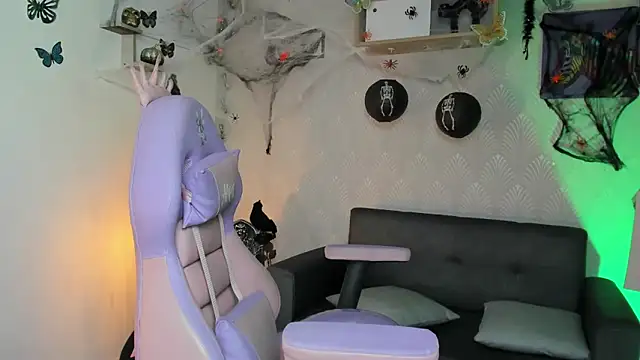 Alaia Love77 online show from October 19, 2025, 11:07 pm