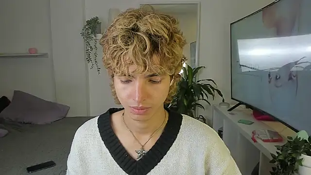 santy-kitty online show from October 20, 2025, 4:25 am