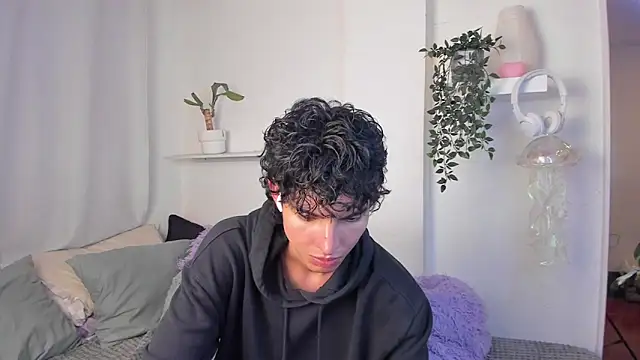 santy-kitty online show from February 11, 2026, 12:21 am