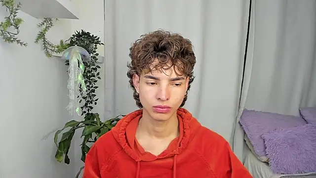 santy-kitty online show from January 12, 2026, 12:50 am