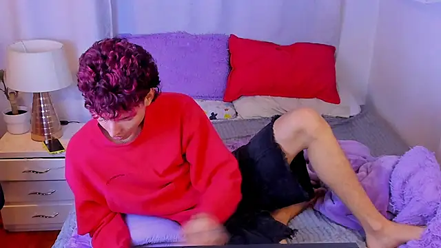 santy-kitty online show from April 22, 2026, 1:45 am