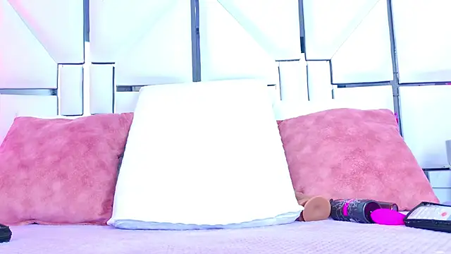 AlliciaKim online show from March 3, 2026, 11:50 am