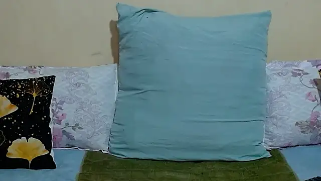 DiamondLuv29 online show from March 10, 2026, 3:10 am