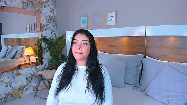 EmaBakker online show from February 25, 2026, 10:48 am