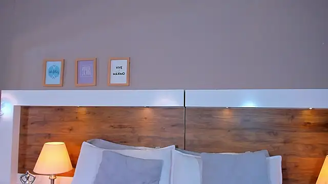 EmaBakker online show from March 9, 2026, 6:06 am