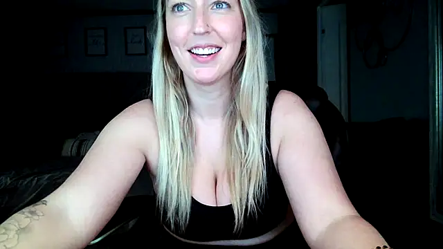 Snapshot of lucyallen4201 chatting on December 20, 2024, 7:39 pm lucyallen4201 online show from December 20, 2024, 7:39 pm