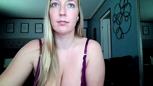 Snapshot of lucyallen4201 chatting on January 23, 2025, 7:07 pm lucyallen4201 online show from January 23, 2025, 7:07 pm