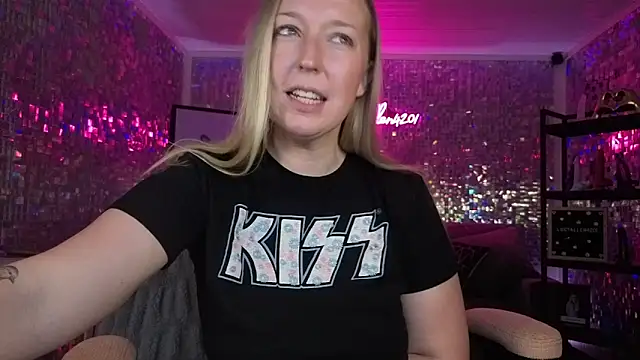 lucyallen4201 online show from January 13, 2026, 12:09 pm