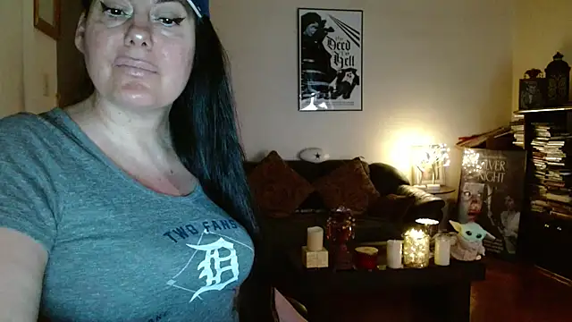 mandaloriangirls online show from April 15, 2026, 8:09 pm