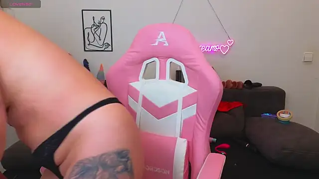 Milas Dreams online show from October 21, 2025, 8:30 pm