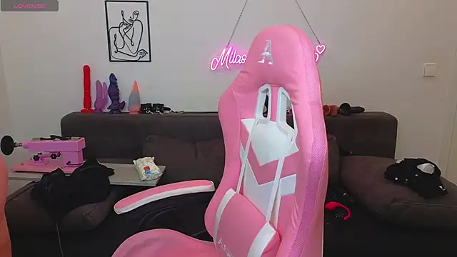 Milas Dreams online show from October 23, 2025, 6:45 am