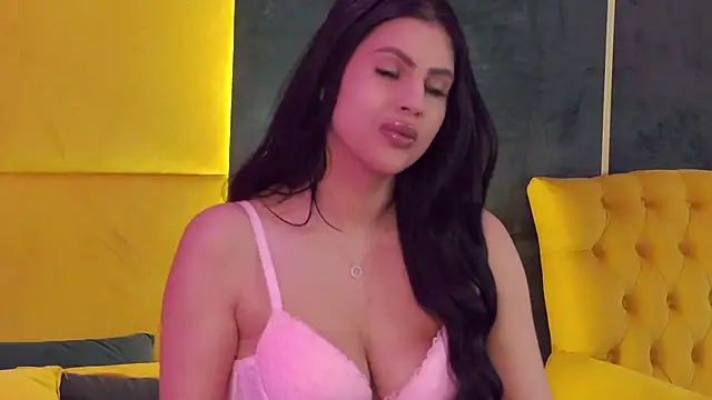 GiuliaHarvey online show from February 26, 2025, 4:16 pm