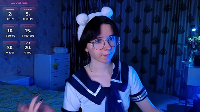 Snapshot of Nora_Failure chatting on November 6, 2025, 1:37 pm Nora Failure online show from November 6, 2025, 1:37 pm