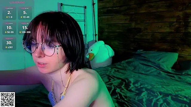 Nora Failure online show from August 4, 2026, 1:04 pm