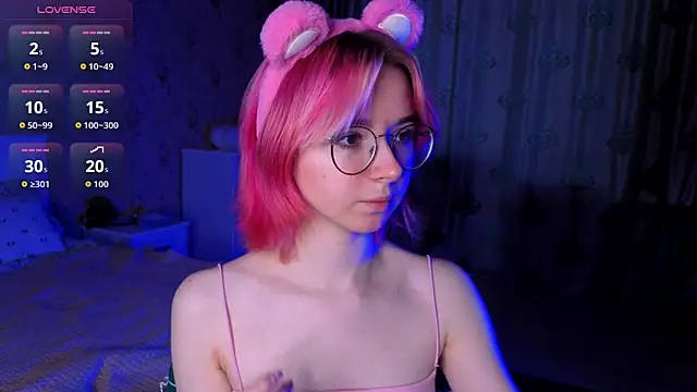 Snapshot of Nora_Failure chatting on October 14, 2025, 8:59 am Nora Failure online show from October 14, 2025, 8:59 am