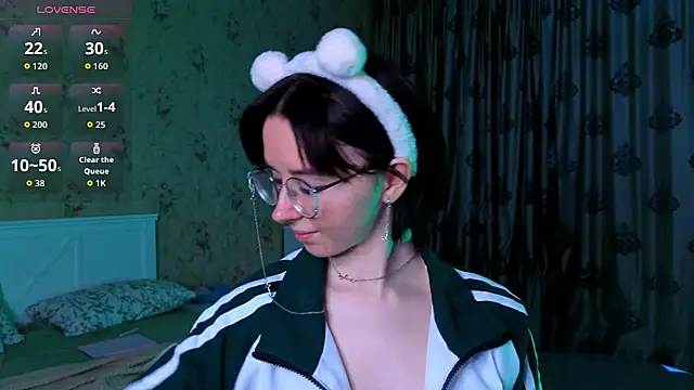 Snapshot of Nora_Failure chatting on November 22, 2025, 3:27 am Nora Failure online show from November 22, 2025, 3:27 am