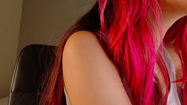 ParisFox  online show from November 12, 2025, 8:23 pm