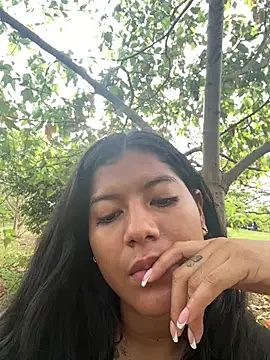 Snapshot of NiaBlanco chatting on May 15, 2026, 9:02 pm NiaBlanco online show from May 15, 2026, 9:02 pm