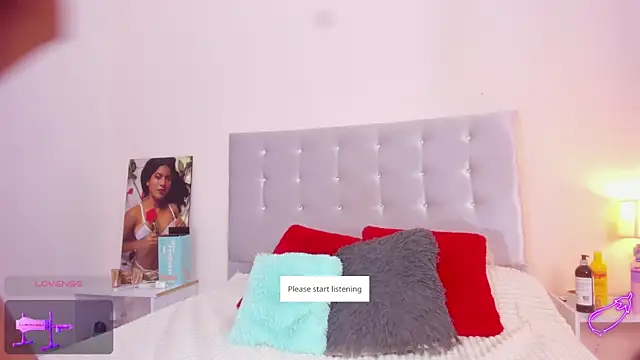 NiaBlanco online show from September 19, 2025, 5:06 pm