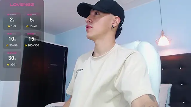 Lobo 17  online show from October 7, 2025, 3:40 am