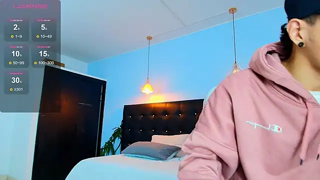 Lobo 17  online show from September 16, 2025, 3:40 am