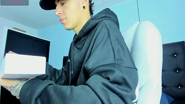 Lobo 17  online show from December 2, 2025, 3:41 am