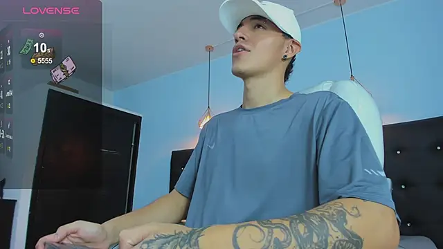 Lobo 17  online show from November 7, 2025, 4:39 am