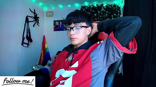 twink sebas  online show from January 19, 2025, 7:15 pm