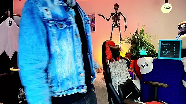 twink sebas  online show from October 21, 2025, 4:56 am