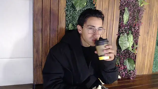 Andy Joy  online show from October 28, 2025, 11:20 am