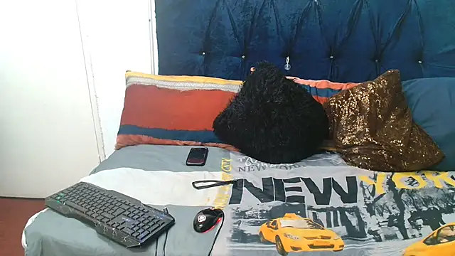 xTALLSEXYBUMx online show from October 17, 2025, 4:42 pm