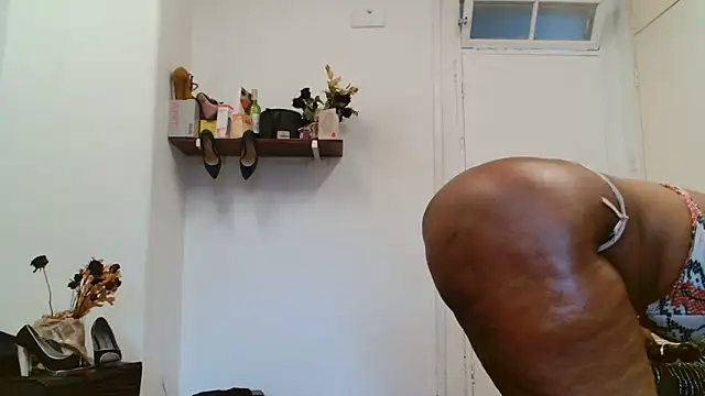 xTALLSEXYBUMx online show from September 25, 2025, 5:46 am