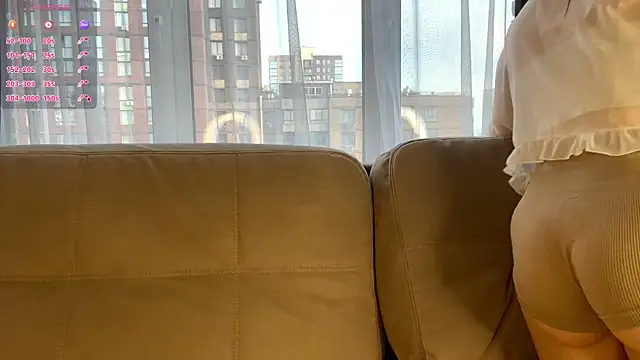 LindaFarmer online show from November 4, 2025, 4:05 am