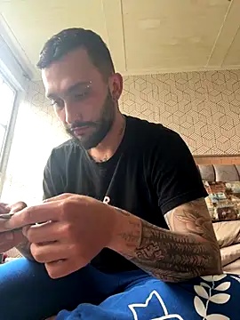 Snapshot of openmind_boy chatting on December 6, 2024, 10:02 pm openmind boy online show from December 6, 2024, 10:02 pm